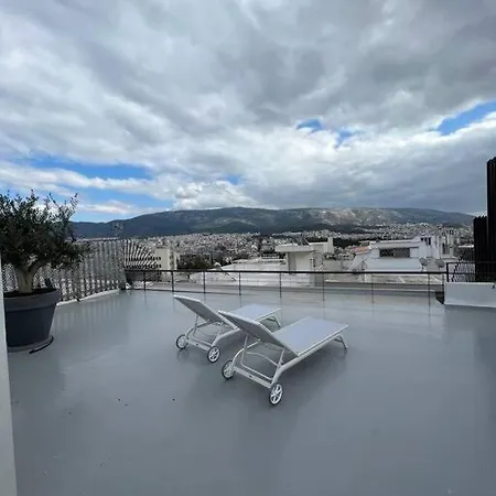 The World Is Beautiful - Cozy Rooftop In Kolonaki! *